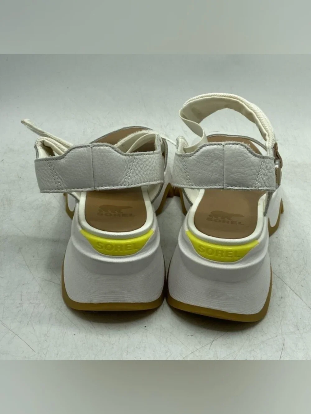 Sorel stylish white